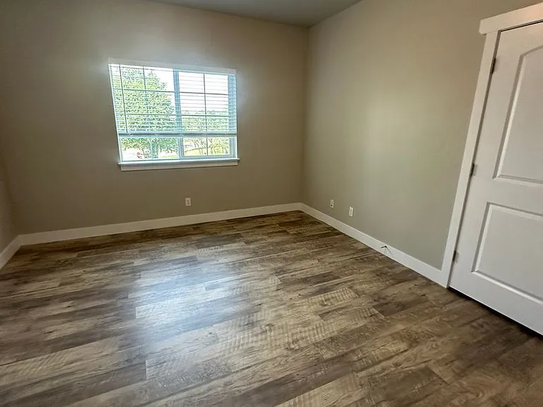 Creekside Oaks Apartments — Photo 38