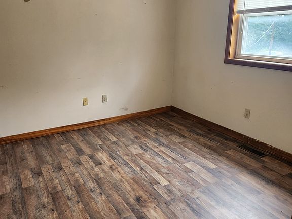 4th image of 124 Chestnut St #4