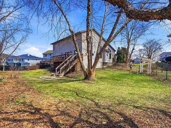3rd image of 665 Andrews Ct