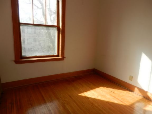5th image of 2507 N Sawyer Ave #2F