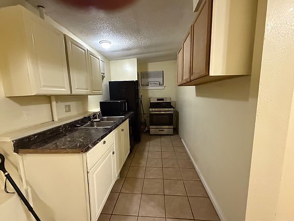 4th image of 222 Knox Ct