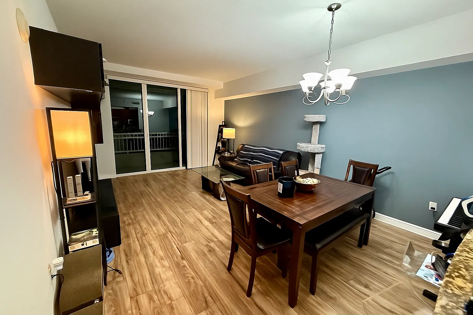 1 bed, 838 sqft, $2,500 — Photo 3