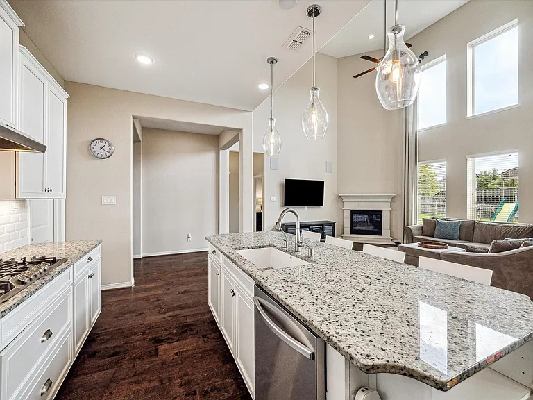 1911 Donna Temple Ct — Photo 9