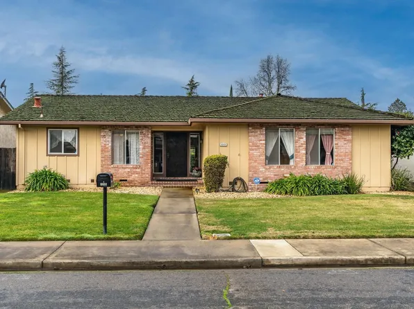 2213 Gateway Cir, Lodi, CA 95240