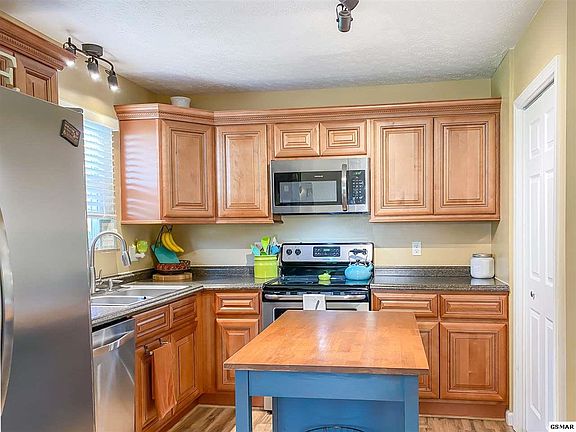 4th image of 2805 Pleasant View Ave