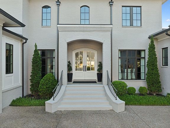 3rd image of 8531 Heirloom Blvd