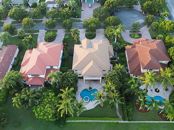 4th image of 4802 SW Long Bay Dr
