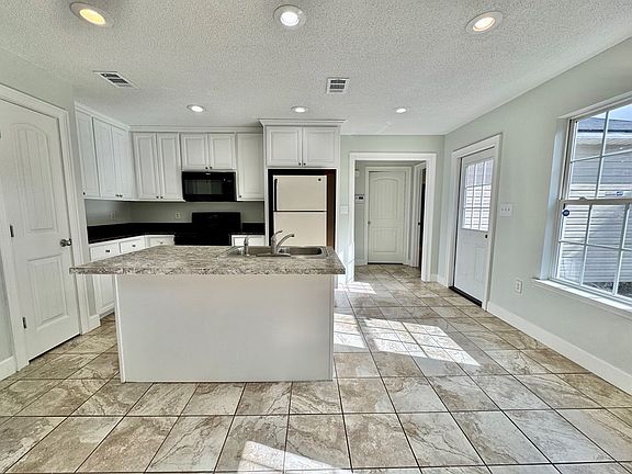 5th image of 5353 Branch Point Dr