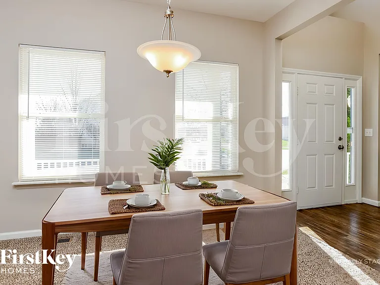 1097 Prince Albert Ct — Photo 8