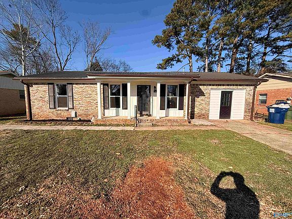 2nd image of 3314 Lockwood Ct SW