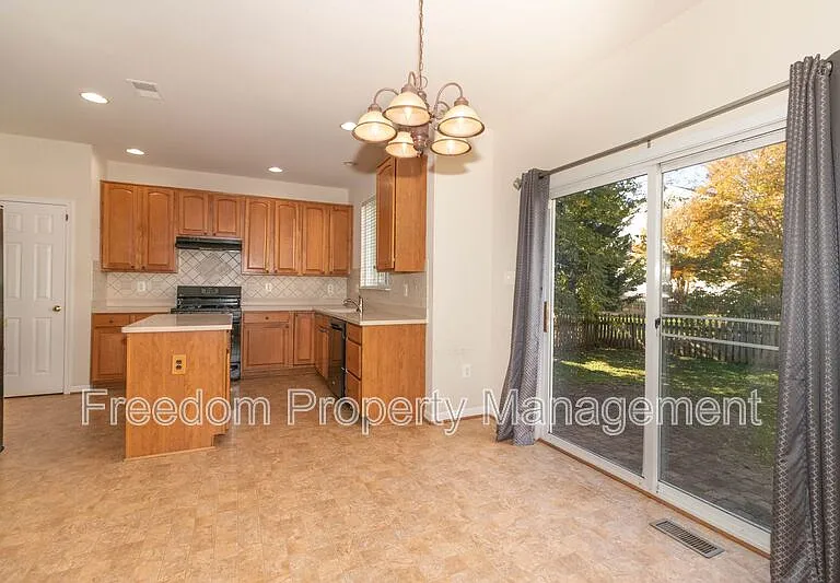 6758 Sutton Oaks Way — Photo 34
