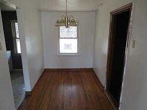4th image of 4727 Hatz St