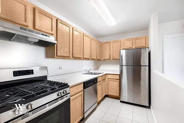 Rented by Warburg | media 9