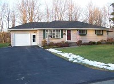 2915 Lemke Dr, North Tonawanda, NY, 14120