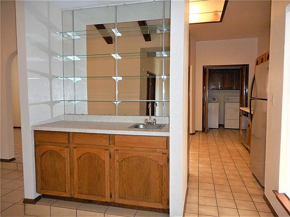 4th image of 11605 Sheila Dr