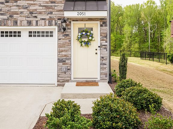 4th image of 2051 Eva Pearl Dr
