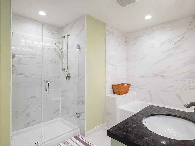 989 Richards St #2101 — Photo 21