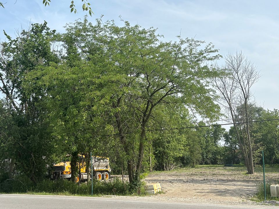 2nd image of 3949 Flossmoor Rd