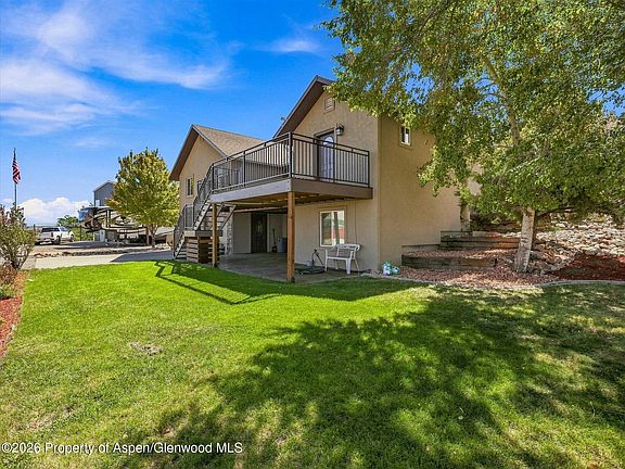5th image of 2209 Avon Dr
