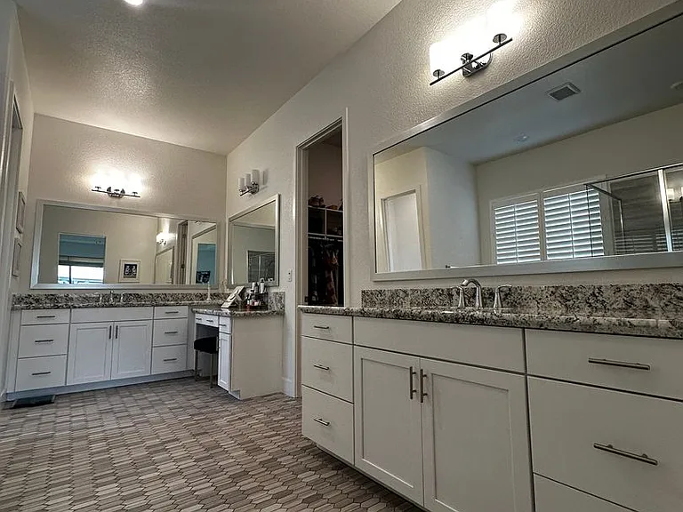 2305 Banks Dr — Photo 25