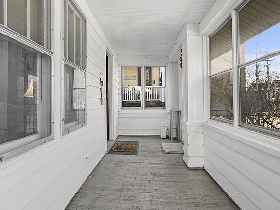 3rd image of 2205 Winnebago Street