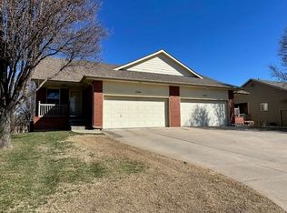 2242 N Shefford Cir, Wichita, KS 67205