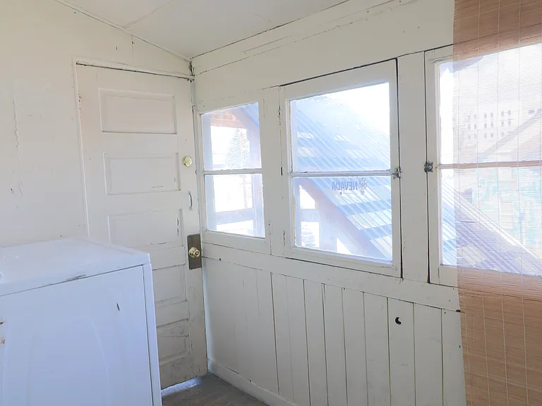 407 W 5th St #4 — Photo 3