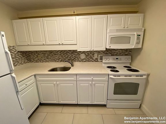 2nd image of 52 Monmouth St #6F