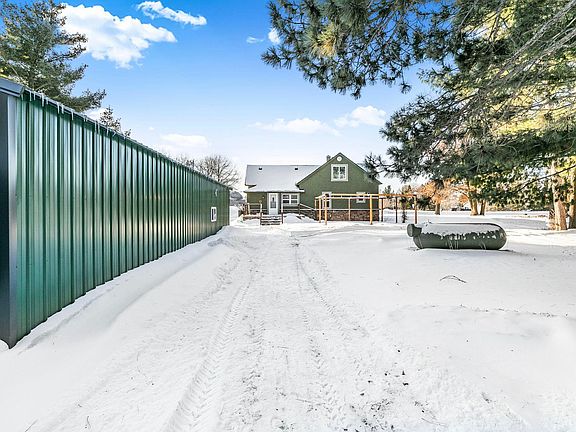 3rd image of 16126 19th St