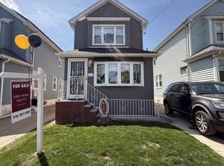 9446 226th St, Floral Park, NY 11001