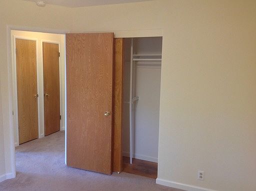 2nd image of 1546 Oak Ave