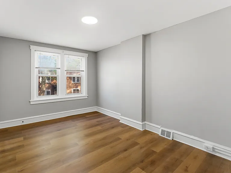 71 Amboy Ave — Photo 9