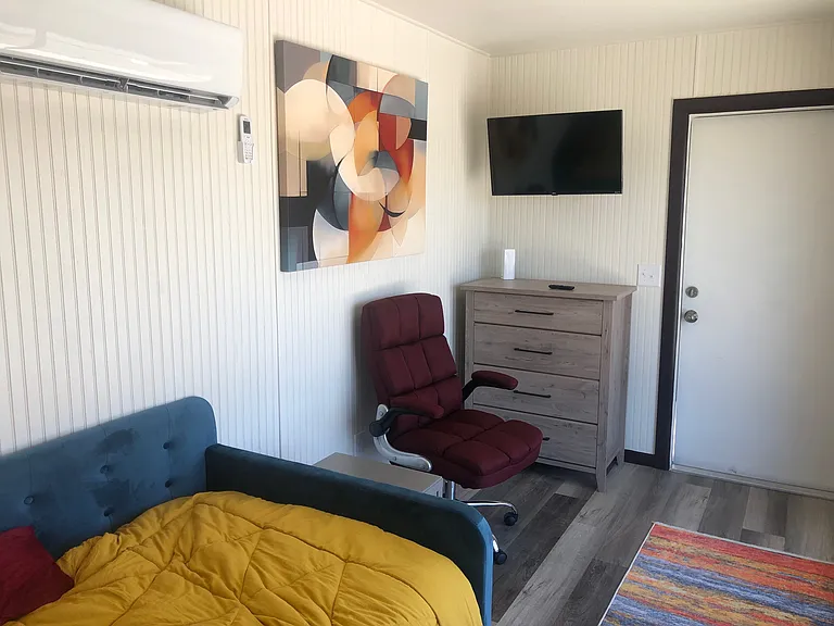 6547 S Interstate Highway 35 — Photo 10