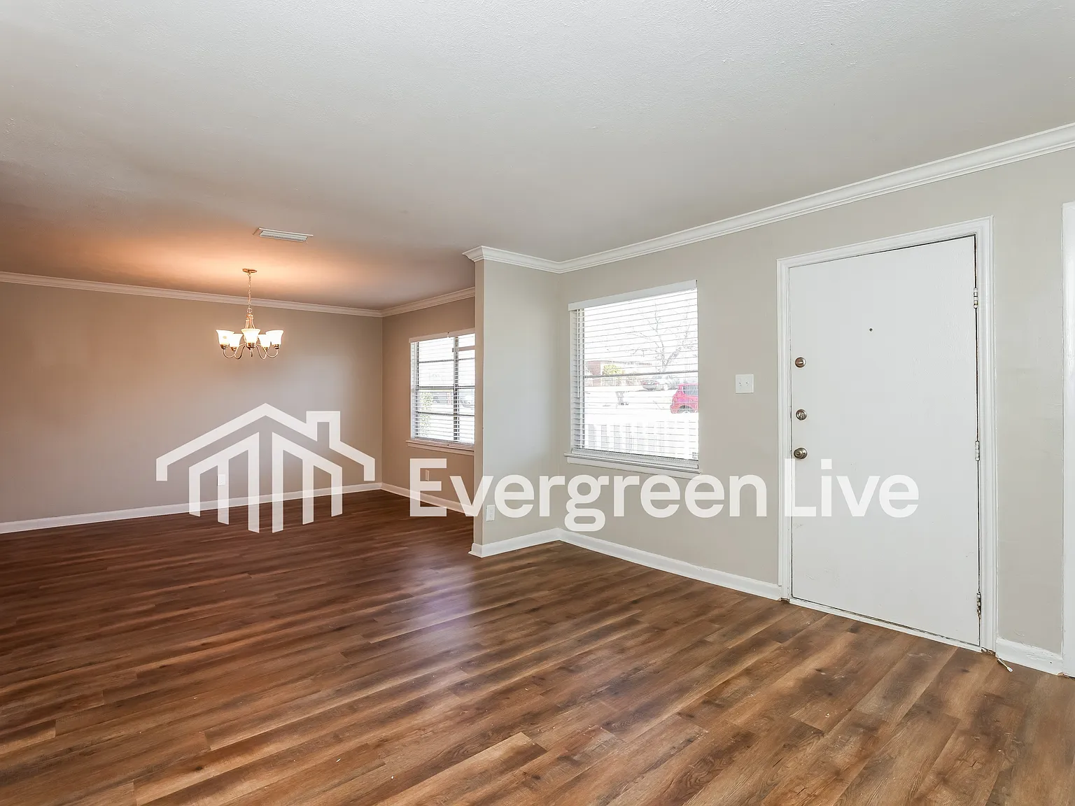 3 bed, 2.0 bath, 1890 sqft, $2,095 — Photo 2