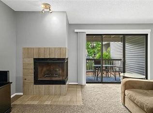 8797 W 106th Ter, Overland Park, KS 66212