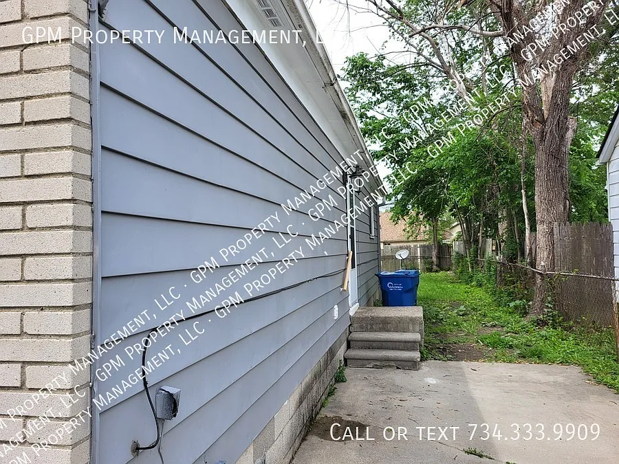 Building Photo - 8509 Paige Ave