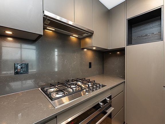 5th image of 2181 Madison Ave #1009