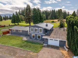 81 Meadowlark Ln, Sequim, WA 98382