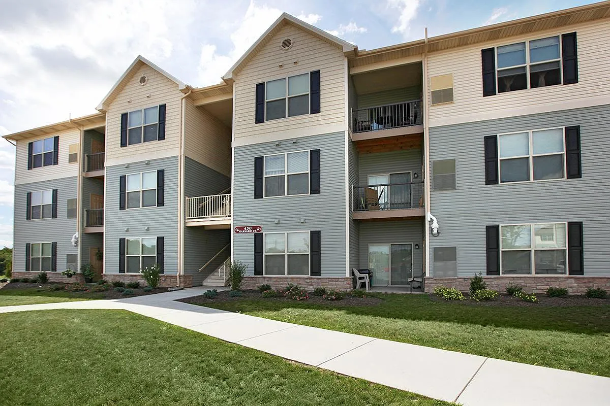 Ivy Ridge Apartments & Townhomes — Photo 1