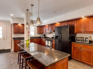 502 Neff Rd, Grosse Pointe, MI 48230