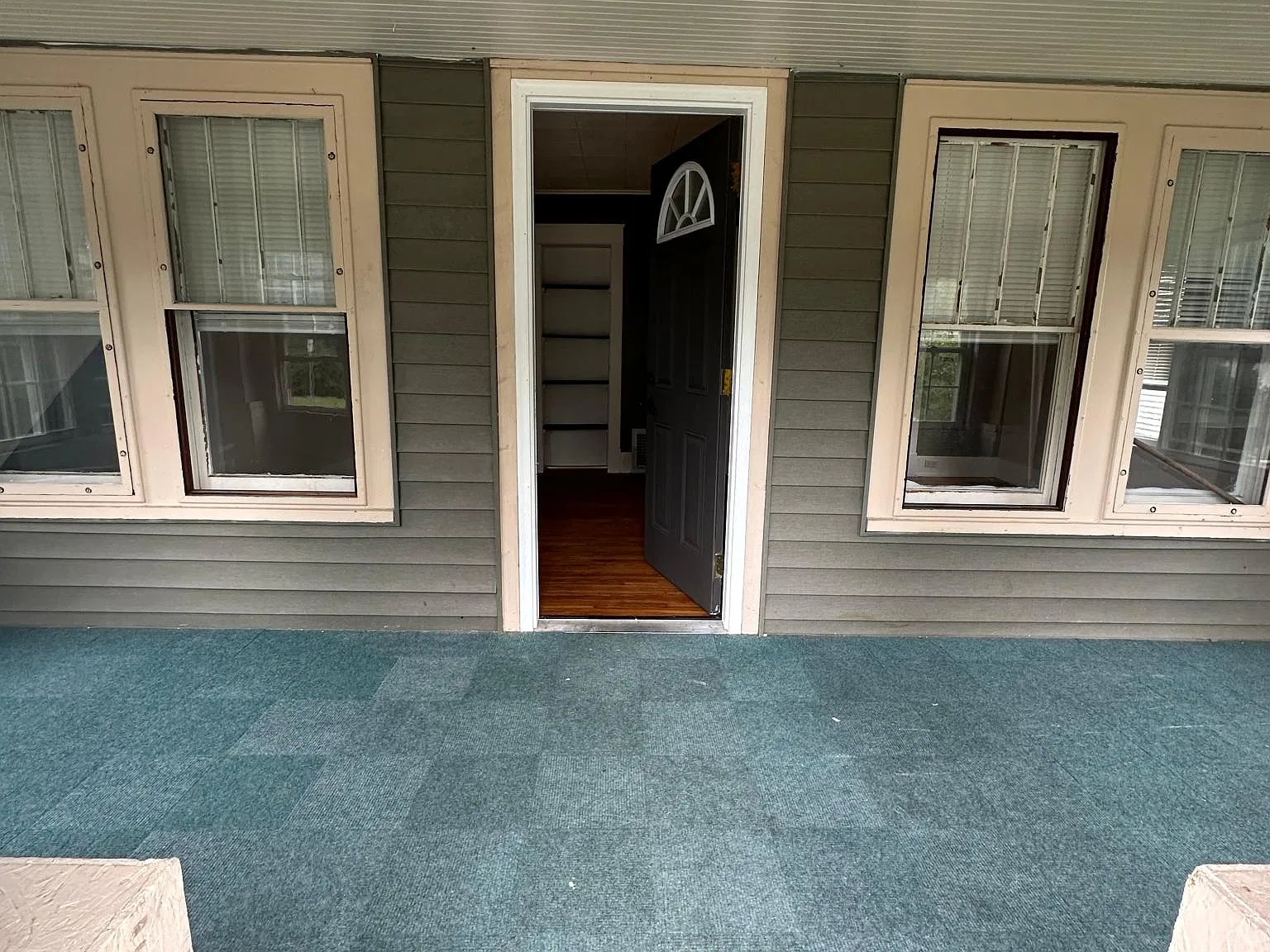 4 bed, 1248 sqft, $2,200 — Photo 2