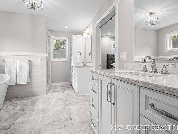 5th image of 2050 Anderson Dr SE
