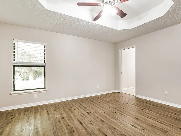 348 Ashton Woods Ln — Photo 8