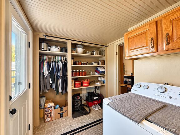 4th image of 217 Arbury Pl