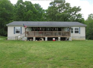 4315 Thorofare Rd, Clendenin, WV 25045