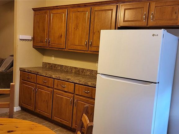 3rd image of 606 E Gordon Dr