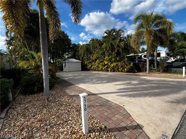 5750 Burrwood Ct, Fort Myers, FL 33905