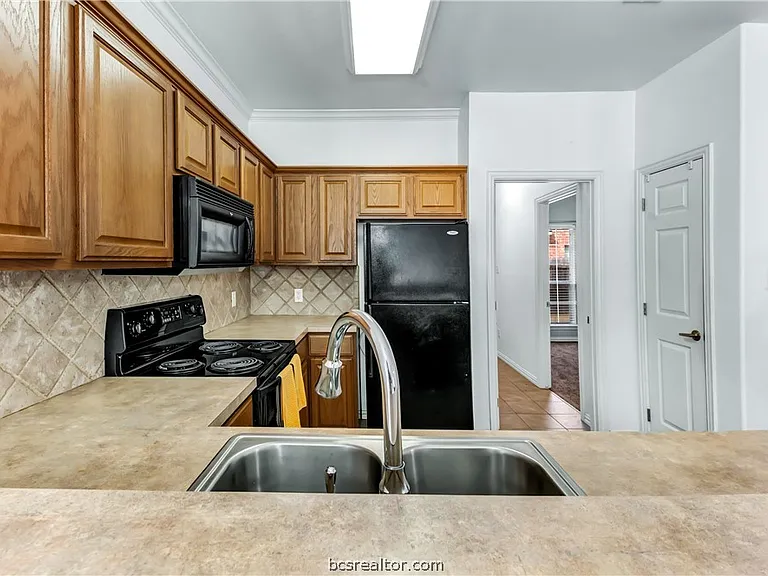 1001 Krenek Tap Rd #1201 — Photo 10