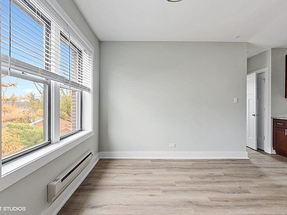 2nd image of 725 Saint Johns Ave #1B