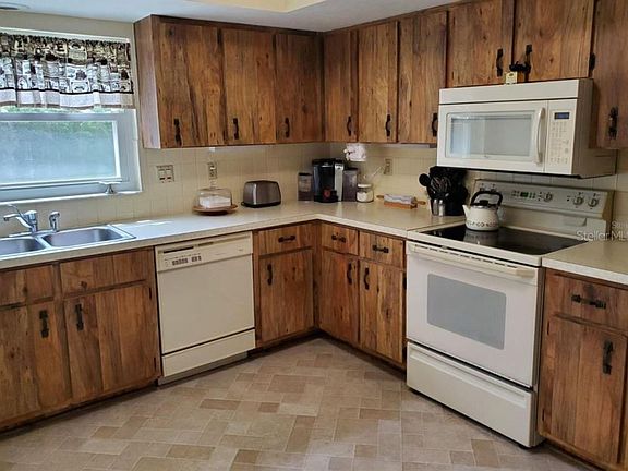 3rd image of 4477 Belfountain St
